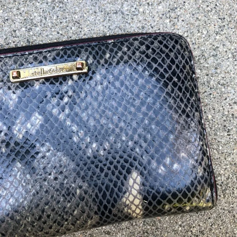 STELLA & DOT Faux Snakeskin Wallet Womens Zip Around Clutch 6" x 3.5"​​​ - Picture 5 of 11
